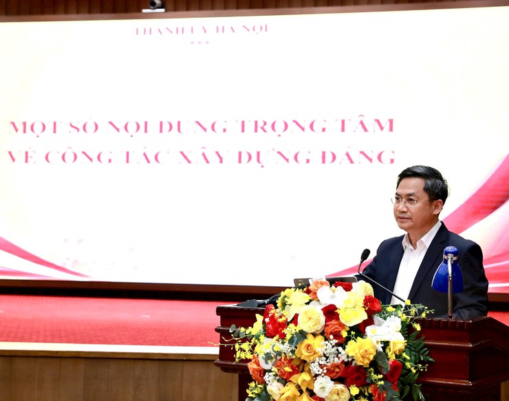 Đảng bộ phường Tây Tựu tham dự Hội nghị trực tuyến học tập, nghiên cứu, triển khai thực hiện Nghị quyết Đại hội Đảng bộ thành phố Hà Nội lần thứ XVIII- Ảnh 3.