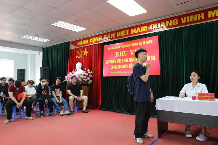 Phường Hai Bà Trưng tổ chức khám sơ tuyển sức khoẻ thực hiện nghĩa vụ quân sự và nghĩa vụ tham gia Công an nhân dân năm 2026- Ảnh 3.