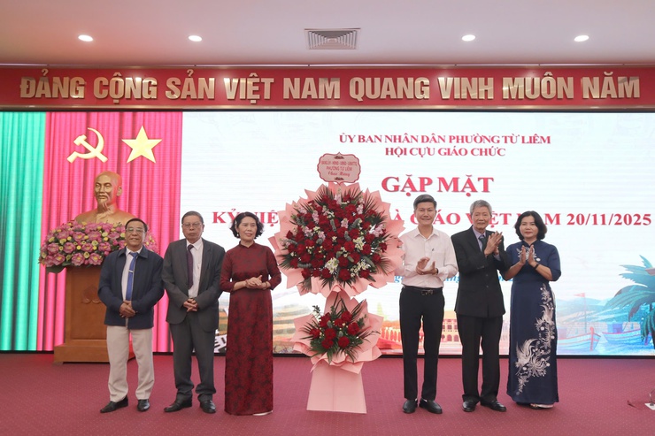 Cựu giáo chức phường Từ Liêm gặp mặt nhân kỷ niệm Ngày Nhà giáo Việt Nam 20/11- Ảnh 2.