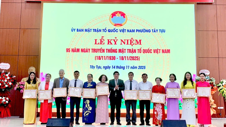 Ủy ban Mặt trận tổ quốc Việt Nam phường Tây Tựu  kỷ niệm 95 năm ngày truyền thống MTTQ Việt Nam- Ảnh 4.
