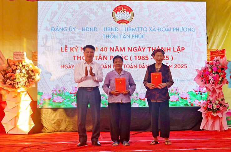 Thôn Tân Phúc kỷ niệm 40 năm thành lập

- Ảnh 12.