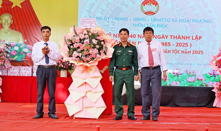 Thôn Tân Phúc kỷ niệm 40 năm thành lập

- Ảnh 6.