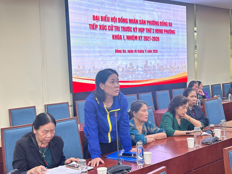 Đại biểu HĐND Phường Đống Đa tiếp xúc cử tri trước kỳ họp cuối năm 2025- Ảnh 2.