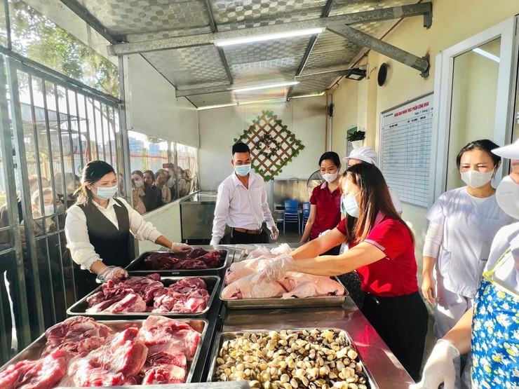 Tập huấn bồi dưỡng kiến thức an toàn thực phẩm, giáo dục dinh dưỡng kết hợp vận động nhằm phát triển cân đối cho trẻ em tại trường mầm non- Ảnh 2.