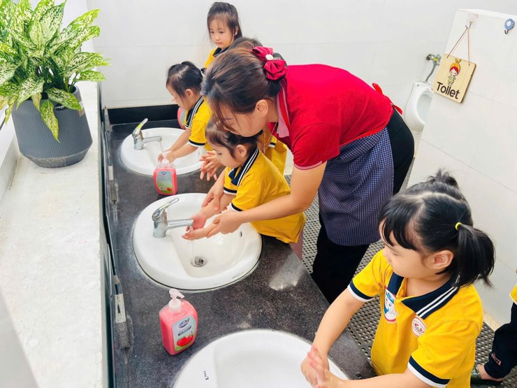 Tập huấn bồi dưỡng kiến thức an toàn thực phẩm, giáo dục dinh dưỡng kết hợp vận động nhằm phát triển cân đối cho trẻ em tại trường mầm non- Ảnh 8.