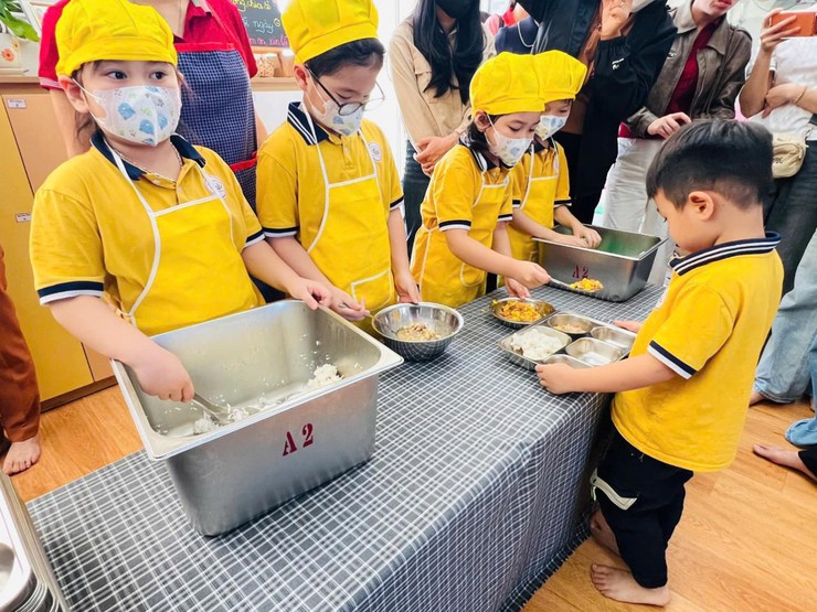 Tập huấn bồi dưỡng kiến thức an toàn thực phẩm, giáo dục dinh dưỡng kết hợp vận động nhằm phát triển cân đối cho trẻ em tại trường mầm non- Ảnh 10.