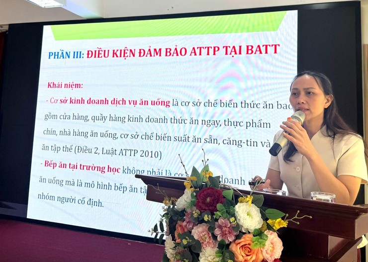 Tập huấn bồi dưỡng kiến thức an toàn thực phẩm, giáo dục dinh dưỡng kết hợp vận động nhằm phát triển cân đối cho trẻ em tại trường mầm non- Ảnh 11.