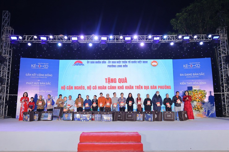Phường Long Biên long trọng tổ chức Lễ kỷ niệm 95 năm Ngày truyền thống MTTQ Việt Nam và Ngày hội Đại đoàn kết toàn dân tộc năm 2025- Ảnh 6.