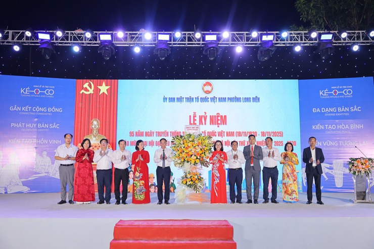 Phường Long Biên long trọng tổ chức Lễ kỷ niệm 95 năm Ngày truyền thống MTTQ Việt Nam và Ngày hội Đại đoàn kết toàn dân tộc năm 2025- Ảnh 1.