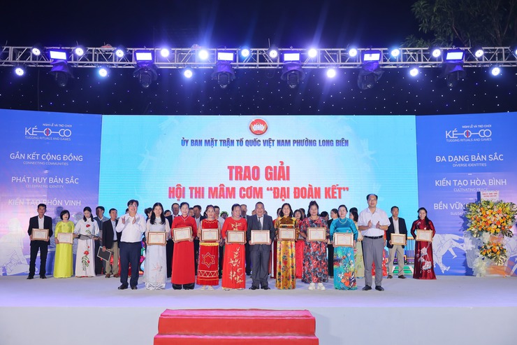 Phường Long Biên long trọng tổ chức Lễ kỷ niệm 95 năm Ngày truyền thống MTTQ Việt Nam và Ngày hội Đại đoàn kết toàn dân tộc năm 2025- Ảnh 9.
