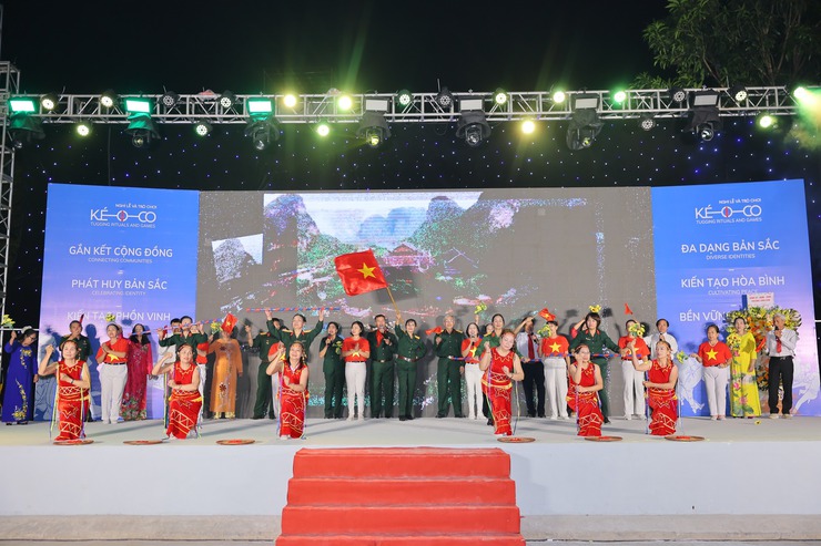Phường Long Biên long trọng tổ chức Lễ kỷ niệm 95 năm Ngày truyền thống MTTQ Việt Nam và Ngày hội Đại đoàn kết toàn dân tộc năm 2025- Ảnh 10.