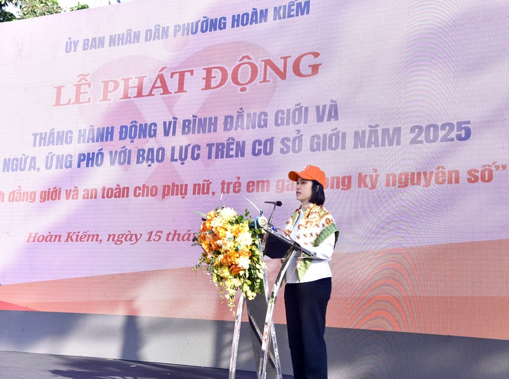 LỄ PHÁT ĐỘNG THÁNG HÀNH ĐỘNG VÌ BÌNH ĐẲNG GIỚI
VÀ PHÒNG NGỪA, ỨNG PHÓ VỚI BẠO LỰC TRÊN CƠ SỞ GIỚI NĂM 2025
PHƯỜNG HOÀN KIẾM
- Ảnh 2.