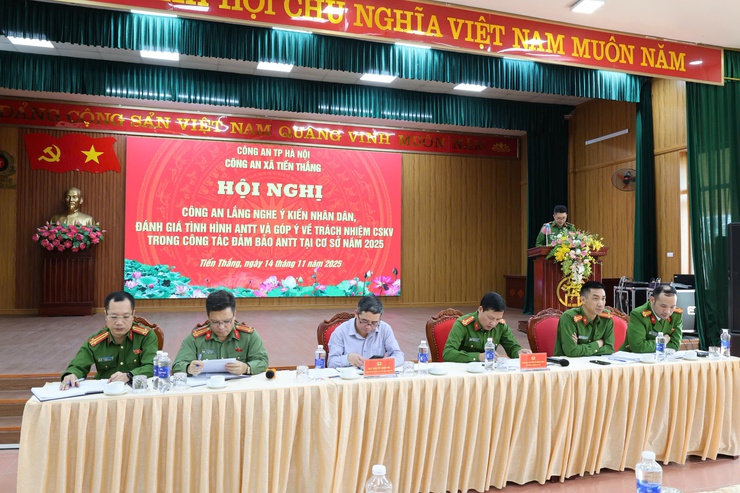 Hội nghị “Công an lắng nghe ý kiến Nhân dân, đánh giá tình hình an ninh trật tự và góp ý trách nhiệm Cảnh sát khu vực trong công tác đảm bảo ANTT tại cơ sở năm 2025- Ảnh 2.