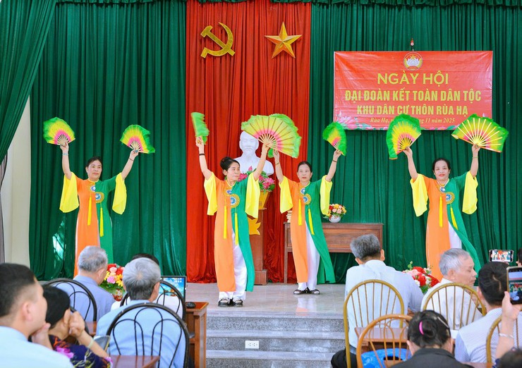 Rùa Hạ rộn ràng Ngày hội Đại đoàn kết toàn dân tộc: Lan tỏa tinh thần đoàn kết, bồi đắp sức mạnh cộng đồng- Ảnh 3.