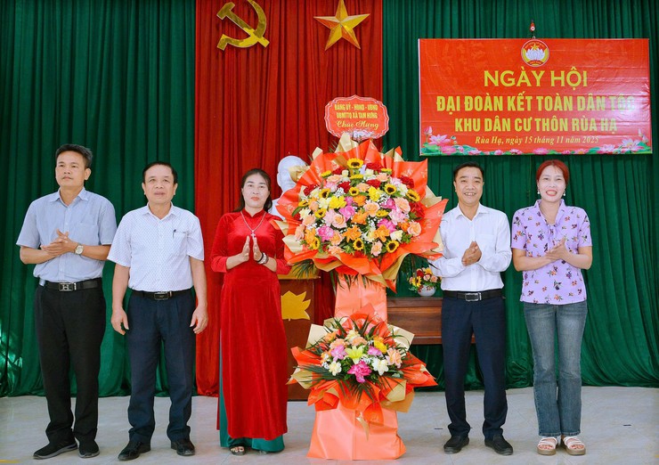 Rùa Hạ rộn ràng Ngày hội Đại đoàn kết toàn dân tộc: Lan tỏa tinh thần đoàn kết, bồi đắp sức mạnh cộng đồng- Ảnh 1.