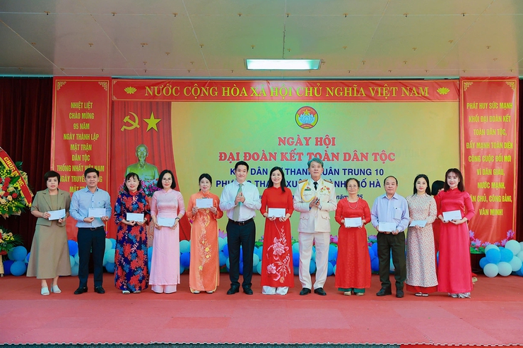 Trưởng ban Nội chính Thành ủy Trần Đình Cảnh dự Ngày hội Đại đoàn kết toàn dân tộc khu dân cư Thanh Xuân Trung 10- Ảnh 9.