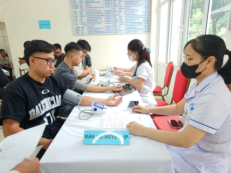 TRẠM Y TẾ PHƯỜNG XUÂN PHƯƠNG KHÁM SƠ TUYỂN SỨC KHỎE THỰC HIỆN NGHĨA VỤ QUÂN SỰ VÀ THAM GIA CÔNG AN NHÂN DÂN NĂM 2026. - Ảnh 6.