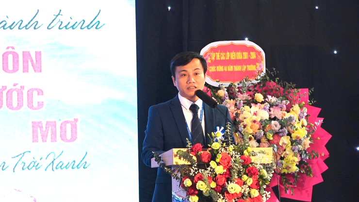 LỄ KỶ NIỆM 40 NĂM THÀNH LẬP TRƯỜNG THPT NGUYỄN DU (1985 – 2025): HÀNH TRÌNH 40 NĂM ƯƠM MẦM ƯỚC MƠ- Ảnh 4.