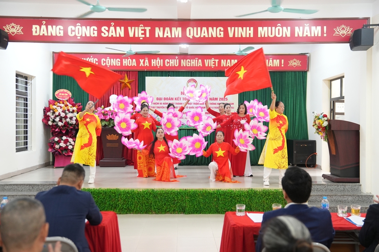 Gia Lâm tổ chức Ngày hội Đại đoàn kết toàn dân tộc tại 36 thôn, tổ dân phố- Ảnh 13.