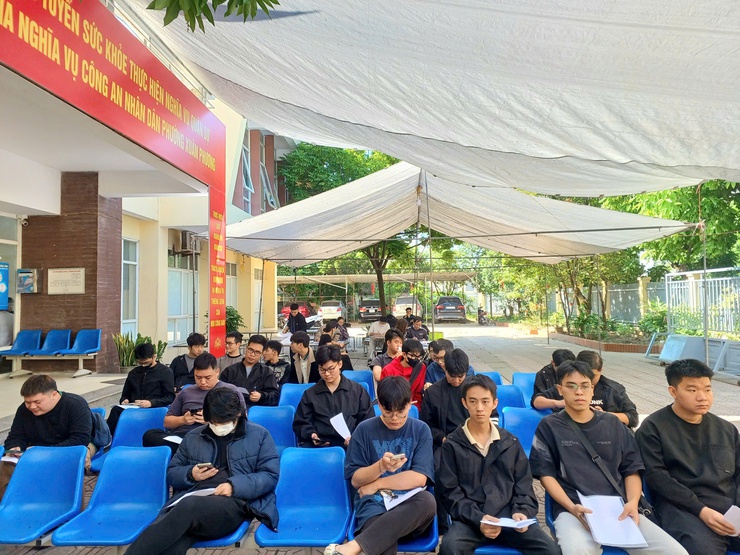 TRẠM Y TẾ PHƯỜNG XUÂN PHƯƠNG KHÁM SƠ TUYỂN SỨC KHỎE THỰC HIỆN NGHĨA VỤ QUÂN SỰ VÀ THAM GIA CÔNG AN NHÂN DÂN NĂM 2026. - Ảnh 1.