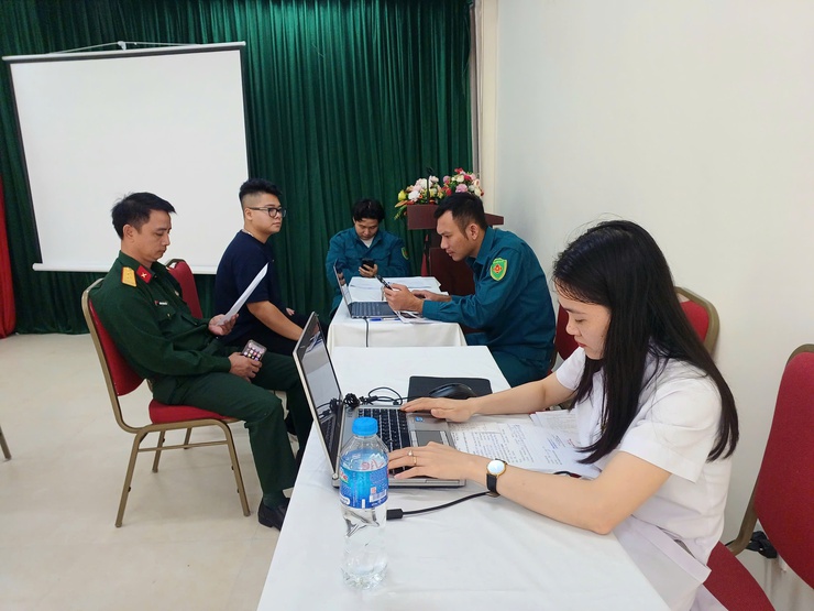 TRẠM Y TẾ PHƯỜNG XUÂN PHƯƠNG KHÁM SƠ TUYỂN SỨC KHỎE THỰC HIỆN NGHĨA VỤ QUÂN SỰ VÀ THAM GIA CÔNG AN NHÂN DÂN NĂM 2026. - Ảnh 13.