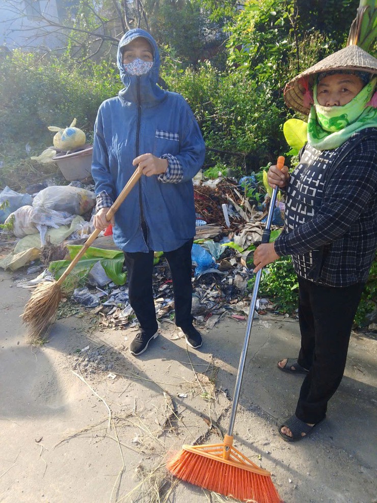 Hội viên nông dân xã Tam Hưng ra quân tổng vệ sinh môi trường, góp phần xây dựng quê hương sáng – xanh – sạch – đẹp- Ảnh 4.