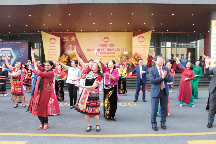 Ngọc Hà rộn ràng Ngày hội Đại đoàn kết: Lan tỏa sức mạnh 95 năm truyền thống MTTQ Việt Nam- Ảnh 16.