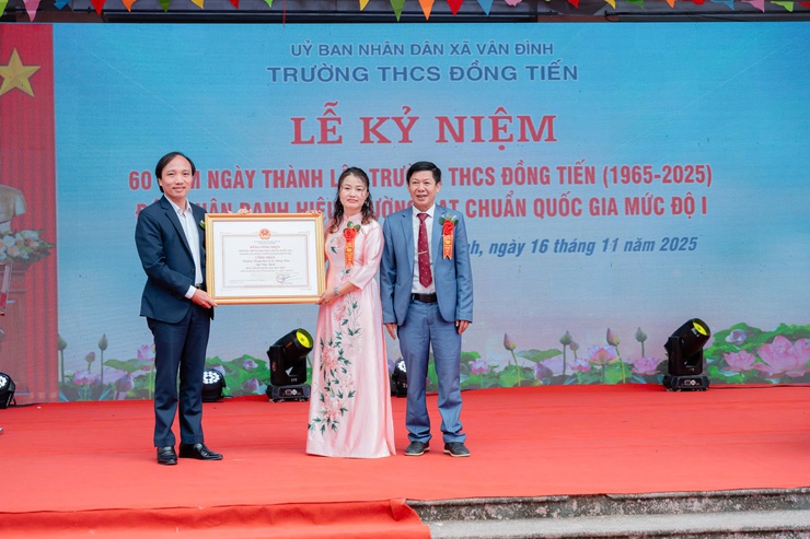 Trường THCS Đồng Tiến kỷ niệm 60 năm thành lập và đón nhận Bằng công nhận Trường đạt chuẩn Quốc gia- Ảnh 4.