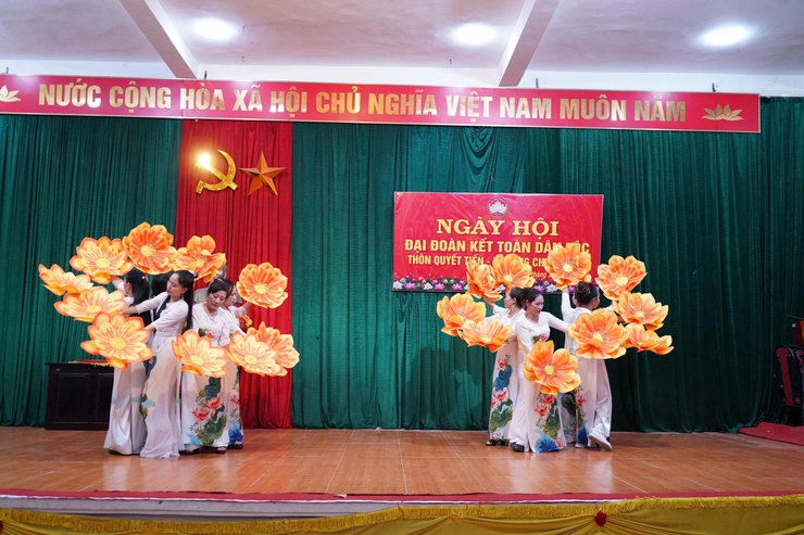 Thôn Quyết Tiến long trọng tổ chức Ngày hội Đại đoàn kết toàn dân trong không khí vui tươi, phấn khởi- Ảnh 4.