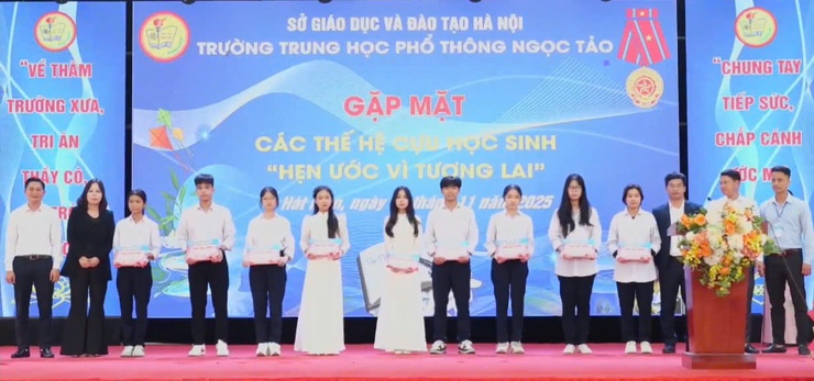 Gặp mặt cựu học sinh Trường THPT Ngọc Tảo "Hẹn ước vì tương lai"- Ảnh 8.