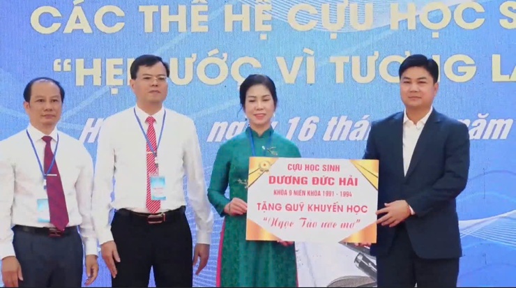 Gặp mặt cựu học sinh Trường THPT Ngọc Tảo "Hẹn ước vì tương lai"- Ảnh 7.