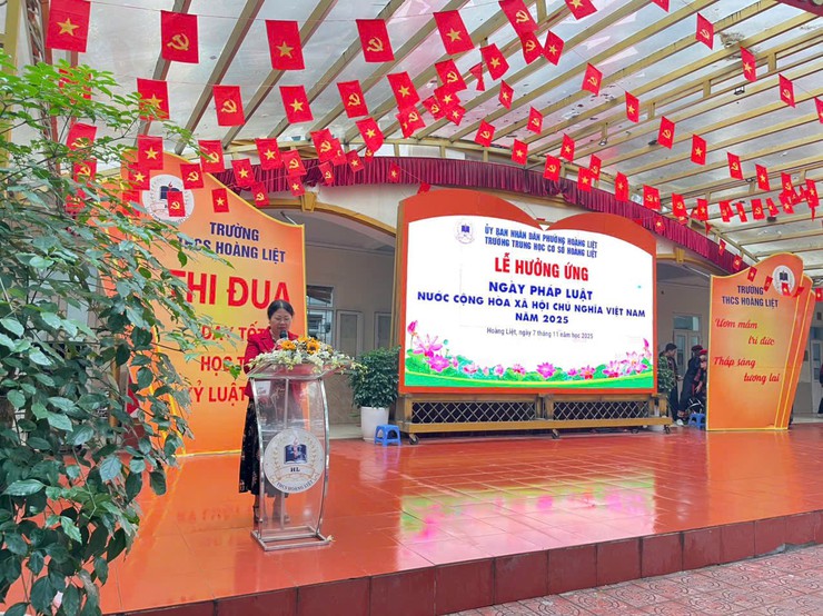 Trường THCS Hoàng Liệt sôi nổi cac hoat đông hương ưng Ngay Phap luât nươc Công hoa xa hôi chu nghia Viêt Nam năm 2025- Ảnh 2.