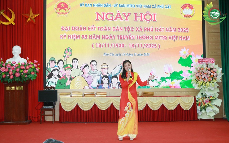 Phú Cát chăm lo đời sống nhân dân qua Ngày hội Đại đoàn kết toàn dân tộc 18/11- Ảnh 25.