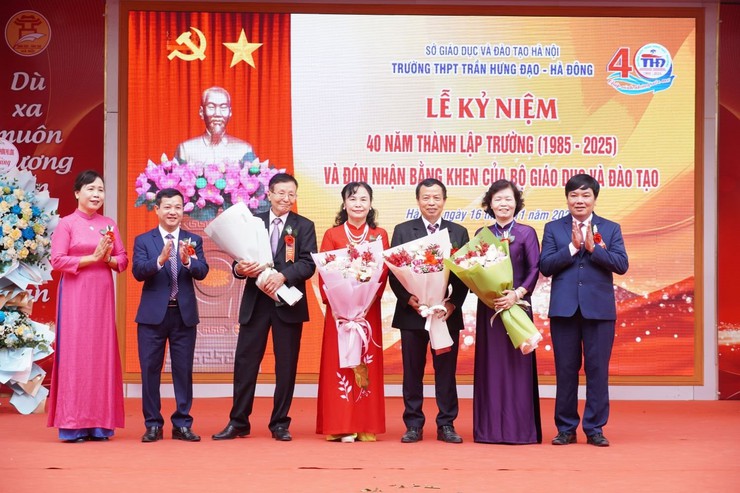 Trường THPT Trần Hưng Đạo – Hà Đông long trọng kỷ niệm 40 năm xây dựng và phát triển- Ảnh 6.
