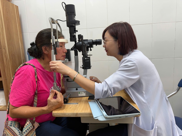 Y tế cơ sở Hà Nội chuyển mình mạnh mẽ khẳng định vai trò tuyến đầu trong chăm sóc sức khỏe người dân- Ảnh 2.