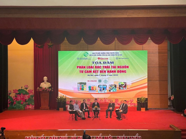 Chương trình truyền thông bảo vệ môi trường với chủ đề “Phân loại rác thải tại nguồn - Từ cam kết đến hành động”
- Ảnh 5.