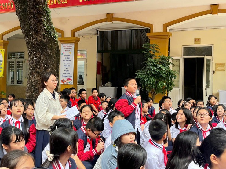 Trường THCS Hoàng Liệt sôi nổi cac hoat đông hương ưng Ngay Phap luât nươc Công hoa xa hôi chu nghia Viêt Nam năm 2025- Ảnh 5.