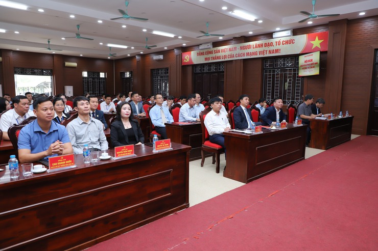 Yên Xuân: Hội nghị công bố và trao quyết định về công tác cán bộ- Ảnh 2.