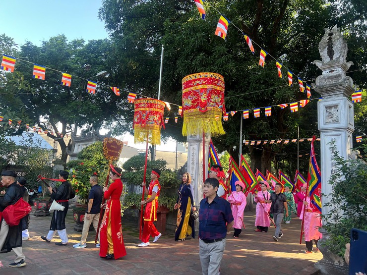 PHƯỜNG LÁNG TRANG TRỌNG TỔ CHỨC LỄ KỴ ĐỨC THÁNH LÁNG NĂM ẤT TỴ (1138–2025)- Ảnh 2.