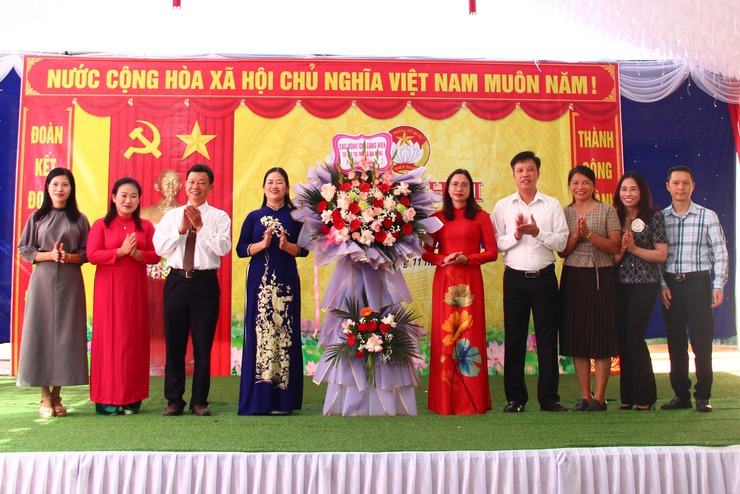 31/31 thôn trên địa bàn xã Thạch Thất sôi nổi tổ chức Ngày hội Đại đoàn kết toàn dân tộc năm 2025- Ảnh 4.