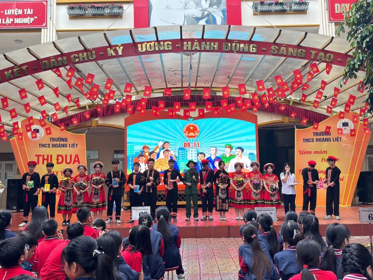 Trường THCS Hoàng Liệt sôi nổi cac hoat đông hương ưng Ngay Phap luât nươc Công hoa xa hôi chu nghia Viêt Nam năm 2025- Ảnh 6.