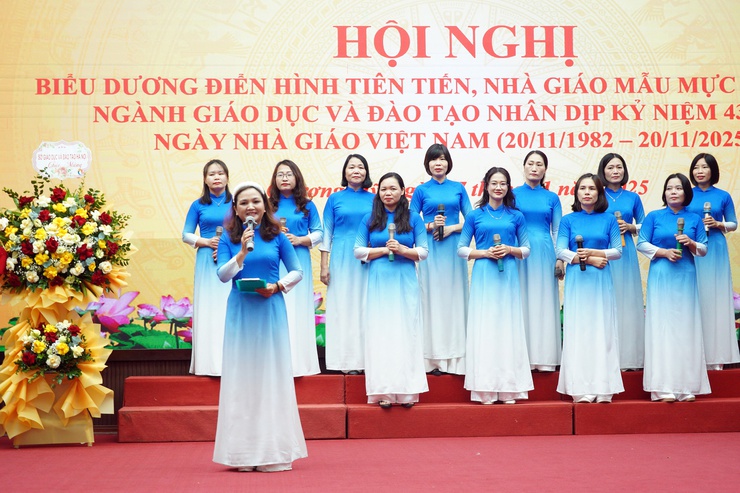 Chương Mỹ biểu dương điển hình tiên tiến, nhà giáo mẫu mực tiêu biểu ngành giáo dục và đào tạo- Ảnh 1.