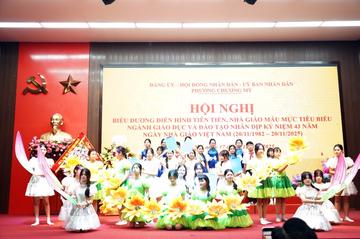 Chương Mỹ biểu dương điển hình tiên tiến, nhà giáo mẫu mực tiêu biểu ngành giáo dục và đào tạo- Ảnh 2.