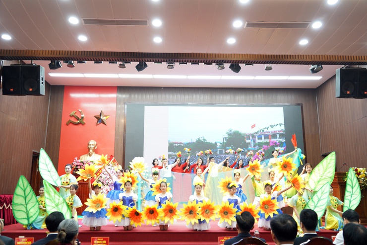 Chương Mỹ biểu dương điển hình tiên tiến, nhà giáo mẫu mực tiêu biểu ngành giáo dục và đào tạo- Ảnh 6.