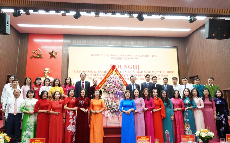 Chương Mỹ biểu dương điển hình tiên tiến, nhà giáo mẫu mực tiêu biểu ngành giáo dục và đào tạo- Ảnh 8.