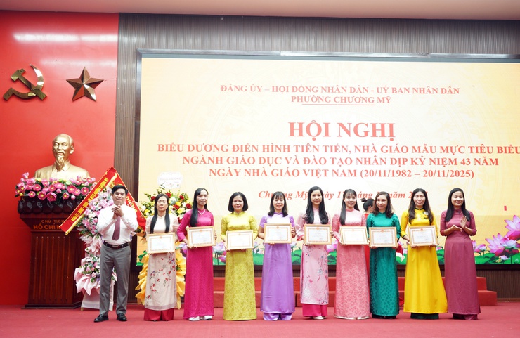 Chương Mỹ biểu dương điển hình tiên tiến, nhà giáo mẫu mực tiêu biểu ngành giáo dục và đào tạo- Ảnh 13.