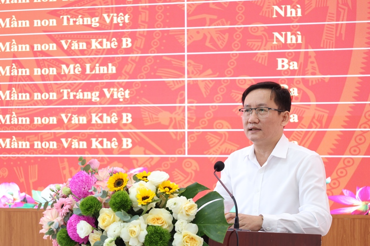 Mê Linh: trao giải Hội thi Ứng dụng trí tuệ Nhân tạo AI trong giảng dạy và thực hiện chuyên môn; Cấp chứng chỉ kỹ năng số cơ bản cho cán bộ- Ảnh 7.