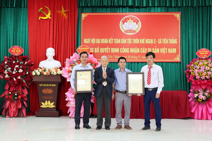 Các đồng chí lãnh đạo xã chung vui Ngày hội Đại đoàn kết toàn dân tộc tại các khu dân cư- Ảnh 4.