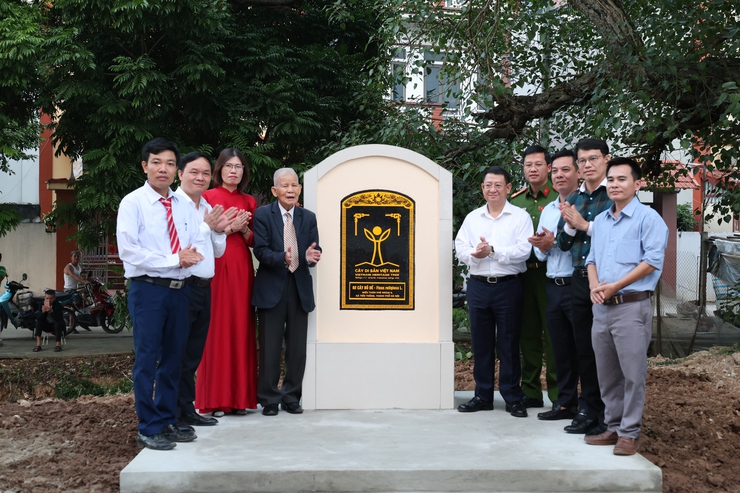 Các đồng chí lãnh đạo xã chung vui Ngày hội Đại đoàn kết toàn dân tộc tại các khu dân cư- Ảnh 6.