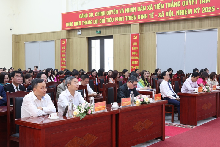 Xã Tiến Thắng tổ chức Lễ Tuyên dương khen thưởng các tập thể, cá nhân có thành tích xuất sắc năm học 2024-2025 - Ảnh 2.